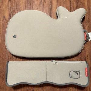 Skip Hop Bath Kneeler and Arm Rest